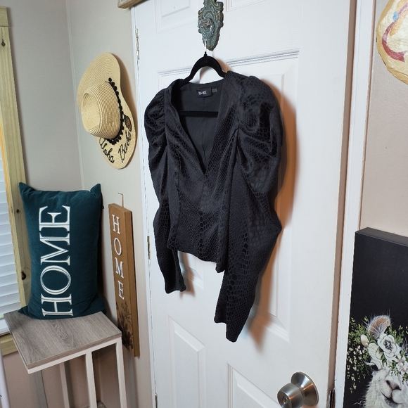 Do+Be Black Rushed Puff Sleeve Geometric Crop Top Gothic Sexy M whimsygoth - Picture 2 of 10